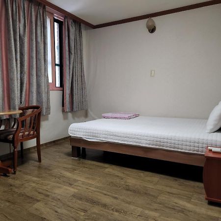 Daeho Motel Busan Bagian luar foto