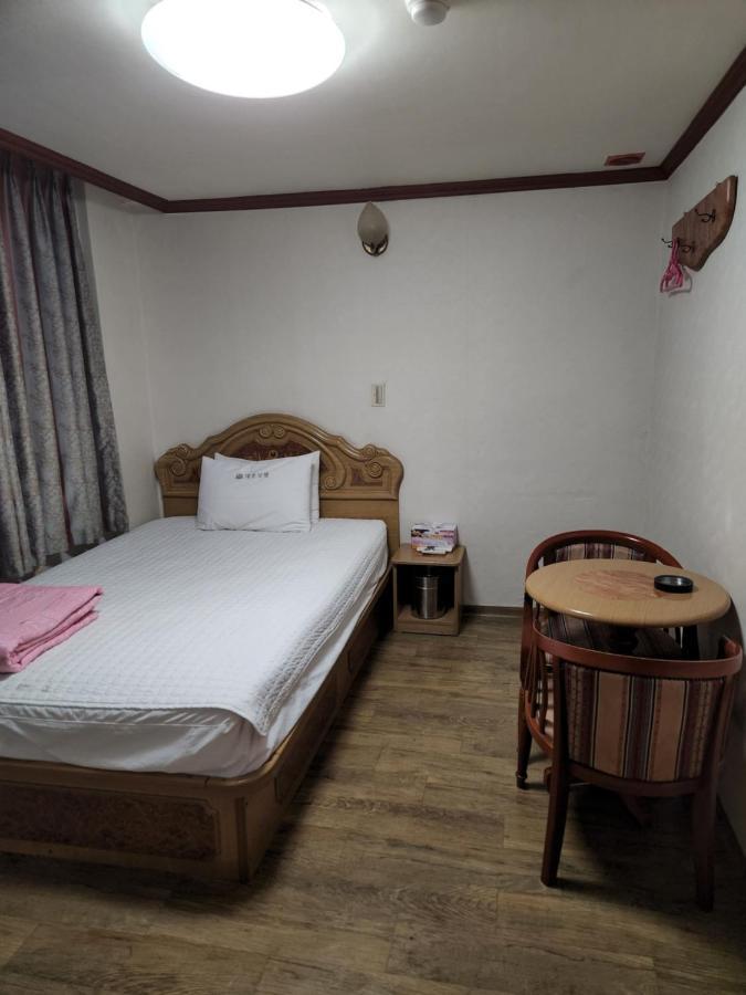 Daeho Motel Busan Bagian luar foto