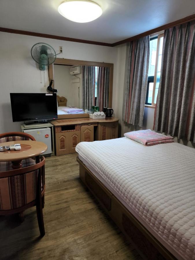 Daeho Motel Busan Bagian luar foto