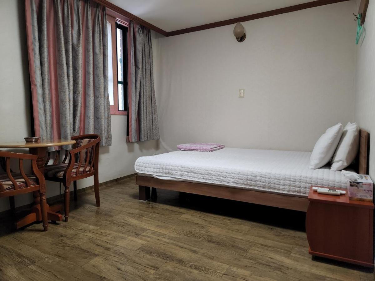 Daeho Motel Busan Bagian luar foto